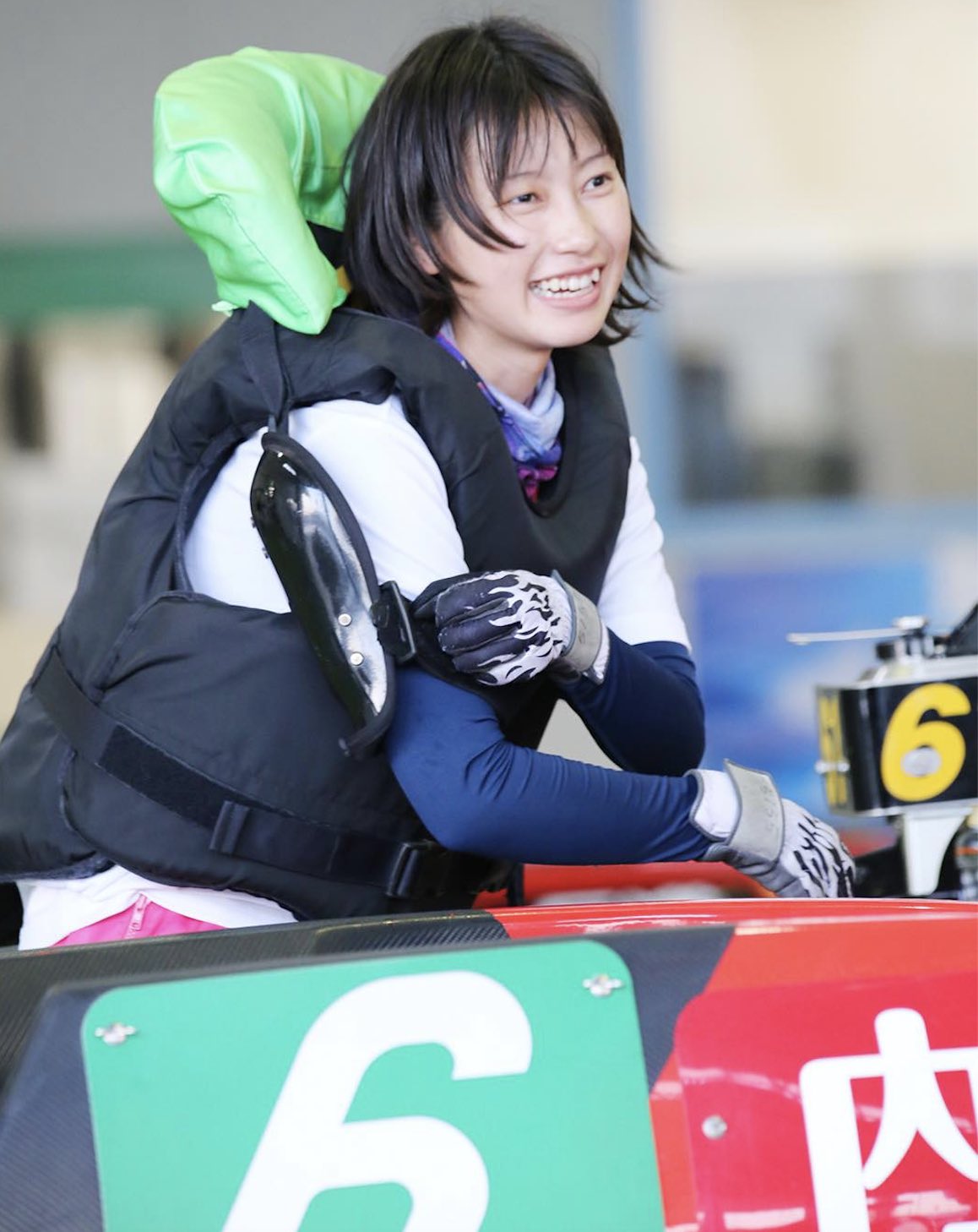 内山七海選手という競艇女子(女子ボートレーサー)の写真画像